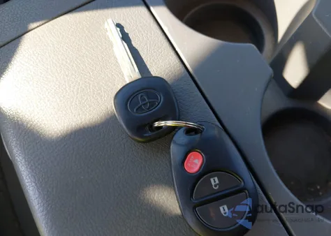 2011 Toyota Tundra Grade 5.7L V8 z USA, uszkodzony, nr VIN 5TFUW5F16BX187882